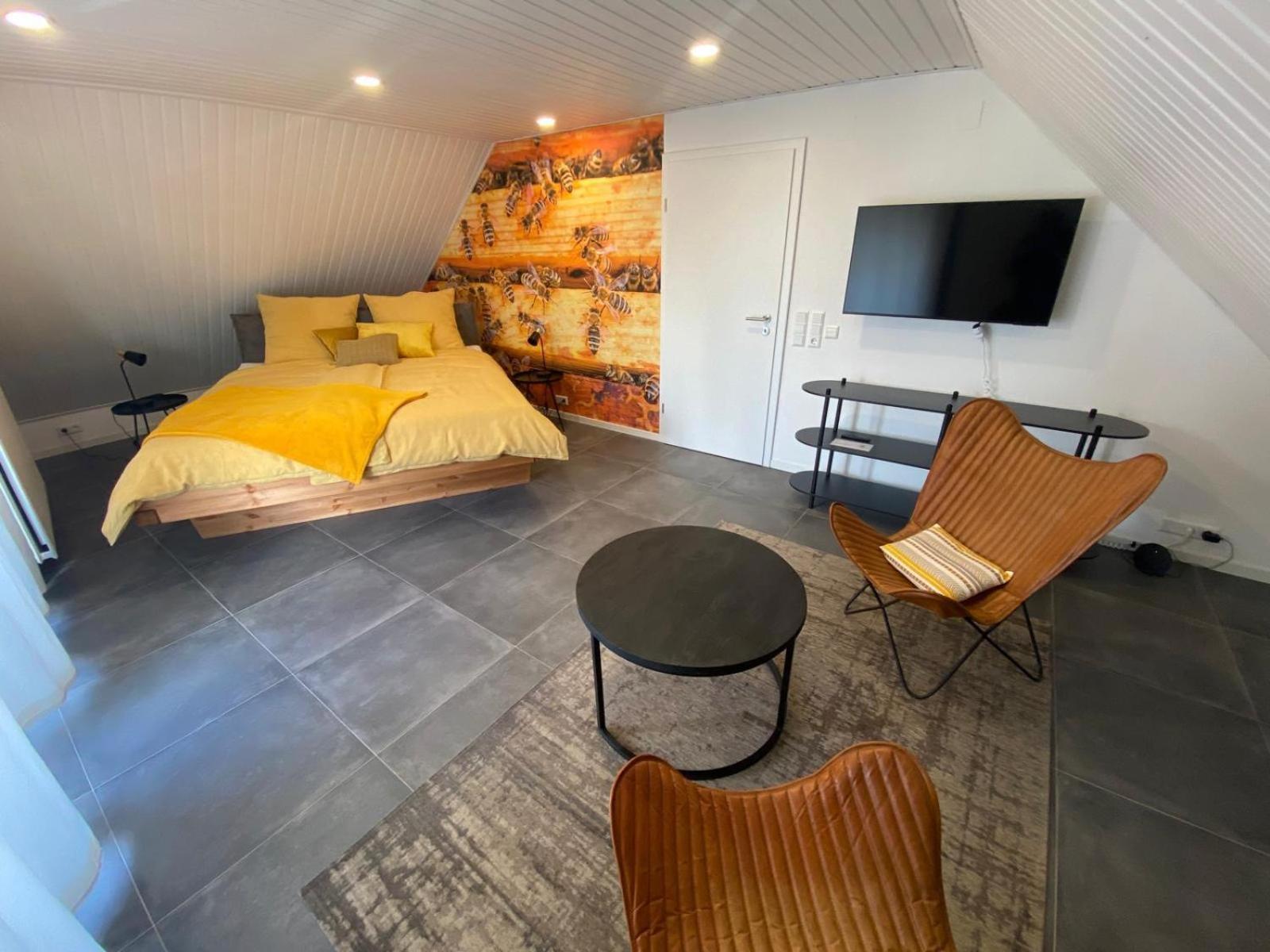 Bienenstock Apartment Venningen Bagian luar foto